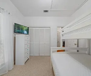 Photo 4 - Beachwood Bliss