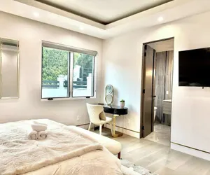 Photo 5 - @ Marbella Lane - Enchanted Garden & Pool Hideaway