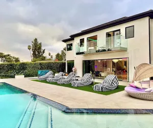 Photo 2 - @ Marbella Lane - Enchanted Garden & Pool Hideaway