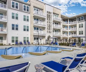 Photo 2 - The Mason At Six Mile Creek Apartments By Barsala