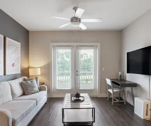 Photo 3 - The Mason At Six Mile Creek Apartments By Barsala