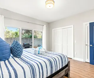 Photo 3 - Sailors Cove: 5-bedroom, 4.5 Baths, Sleeps 12! Steps Away From the Beach!