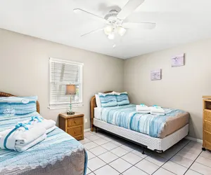 Photo 5 - Surfs Up! Pet-friendly, 2BR 2BA Beachfront Townhouse, Sleeps 8!