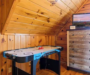 Photo 4 - Bear Hideaway Cozy 3BR Cabin