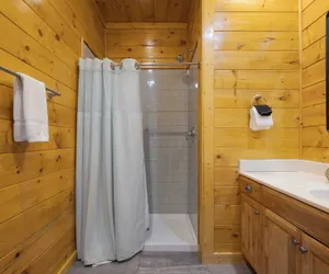 Photo 4 - Luxury Cabin w/ Panoramic Views, Fireplace & Game Room Pinnacle Chalet