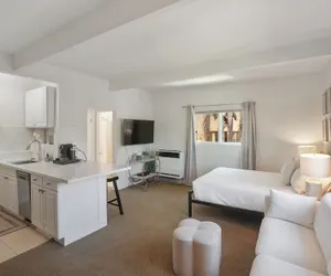 Photo 3 - Santa Barbara Luxury Beach Getaways
