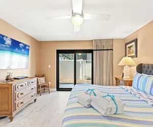 Photo 4 - Steps to Paradise: Ground-floor 2br/2ba Beachfront Condo, Sleeps 8, Gulf Views!
