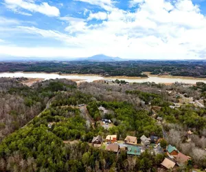 Photo 5 - Mountains are Calling by Avantstay Sleeps 8 Hot Tub + Game Loft Located in Douglas Lake Resort