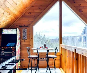 Photo 4 - Mountains are Calling by Avantstay Sleeps 8 Hot Tub + Game Loft Located in Douglas Lake Resort