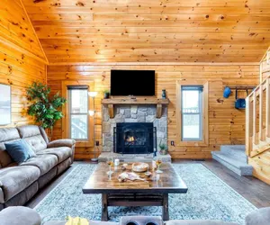 Photo 2 - Mountains are Calling by Avantstay Sleeps 8 Hot Tub + Game Loft Located in Douglas Lake Resort
