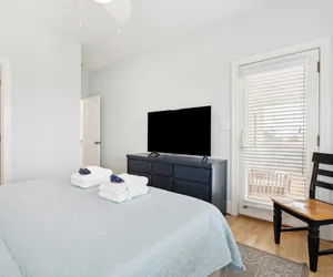 Photo 4 - Oceanfront w/ Pool, Panoramic Deck Views, 5bdr Folly Ocean Breeze by Avantstay