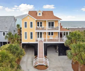 Photo 5 - Oceanfront w/ Pool, Panoramic Deck Views, 5bdr Folly Ocean Breeze by Avantstay