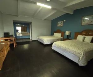 Photo 4 - Luxury Inn & Suites and RV Park