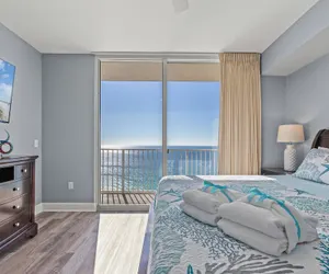 Photo 5 - Tidewater Escape: 1br/2ba Beachfront Condo, Sleeps 6, Gulf Views & Comfort!