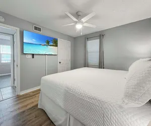 Photo 3 - The Perfect Spot Condo for 8!