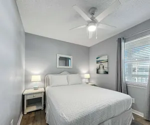 Photo 5 - The Perfect Spot Condo for 8!