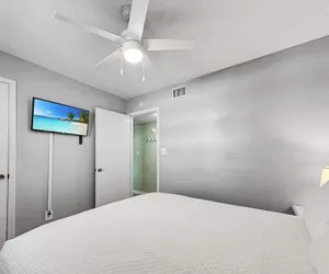 Photo 3 - The Perfect Spot Condo for 8!