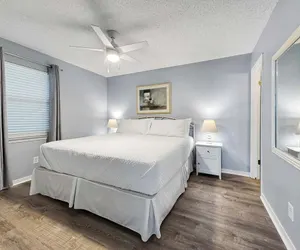 Photo 5 - The Perfect Spot Condo for 8!