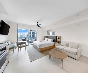 Photo 5 - Skyline Chic Downtown Studio Getaway