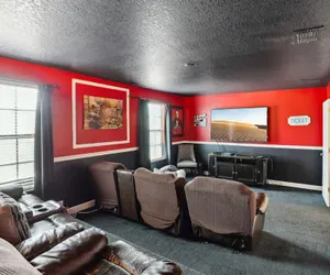 Photo 4 - Modern 8BR Home With Private Pool and hot tub