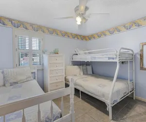 Photo 3 - Buena Vista 302