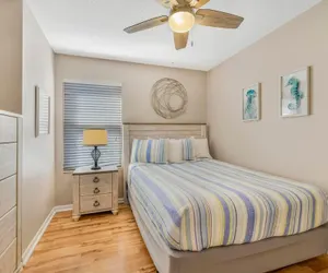 Photo 3 - Beach Front 603