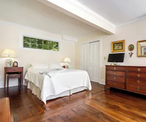 Photo 3 - Nanas Hideaway 2 BDR Charmer!