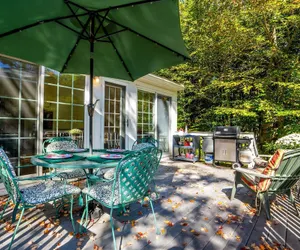 Photo 2 - Nanas Hideaway 2 BDR Charmer!