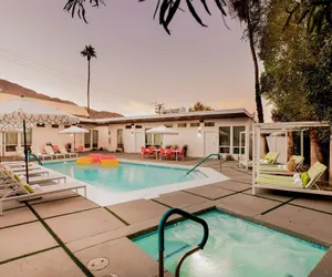 Photo 4 - 3 Private 1 Bedroom Units at The Wesley Sleeps 12