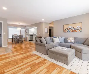 Photo 2 - Vibrant Boho Family Home 3 Bed Pet Friendly UNR