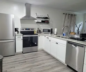 Photo 2 - Renovated 2 Bed Walltown Home Walk to Duke B