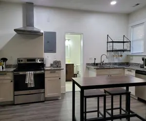 Photo 5 - Walk to Duke Campus 1 Bedroom in Trinity Park