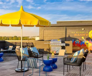 Photo 2 - Dual Bachelor Pads w Rooftop Lounge Games Sleeps 26 5 Min to Broadway