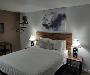 Photo 2 - Coyote Motel West