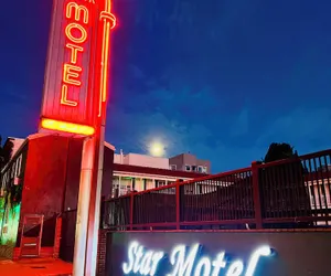 Photo 2 - Star Motel