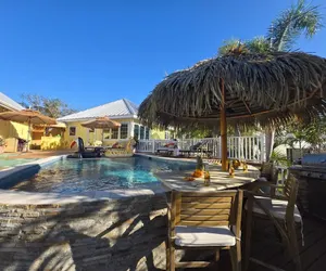 Photo 2 - 3 br Private Suite in our Waterfront Paradise