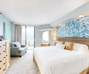 Photo 3 - Surfside Resort #404
