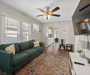 Photo 2 - The Cozy Bellows Retreat for 4