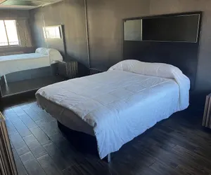 Photo 3 - Metro Motel