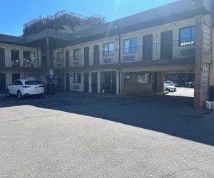 Photo 4 - Metro Motel