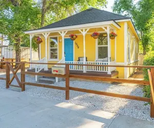 Photo 2 - Charming Family 2BR Midtown Reno - Pets Welcome