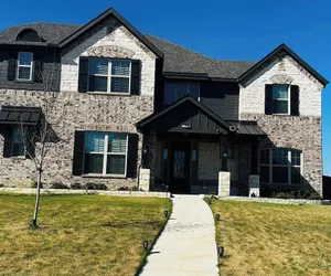 Photo 2 - Spacious 2Br w/ Fireplace - Sleeps 4 - Bbq - Lake