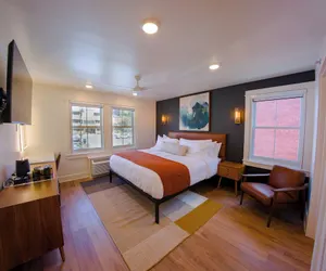 Photo 5 - The 1850 Hotel