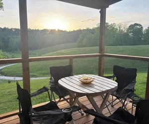 Photo 2 - Pet & Family Friendly-2BD-1BA-Sleeps 6-8-Pond-Deck