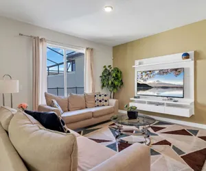 Photo 2 - Amazing 4bdr w Pool Near Disney - 4914