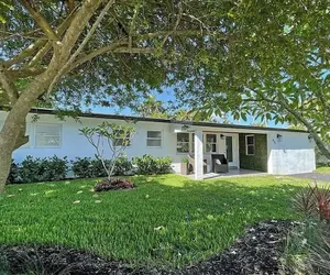 Photo 4 - Chic 3BR 2BA Getaway With Private Pool Oasis