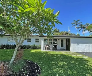 Photo 3 - Chic 3BR 2BA Getaway With Private Pool Oasis