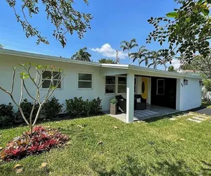 Photo 2 - Chic 3BR 2BA Getaway With Private Pool Oasis