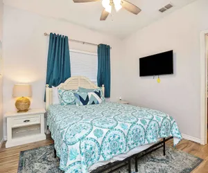 Photo 3 - Coastal Townhouse TX Retreat!
