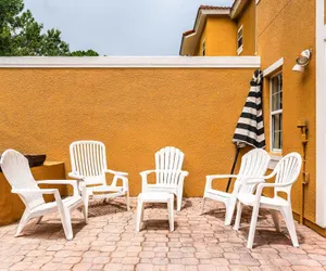 Photo 5 - Stylish 3BR Townhouse 15 min to Disney Parks